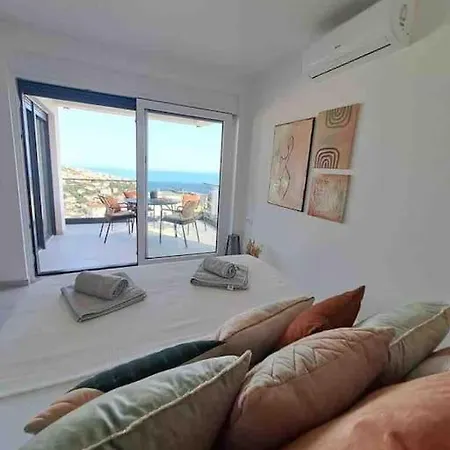 Stunning Seaview With Pool And Rooftop Near Split Daire
