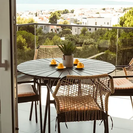 Daire Stunning Seaview With Pool And Rooftop Near Split *