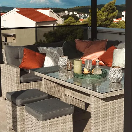 Stunning Seaview With Pool And Rooftop Near Split شقة *